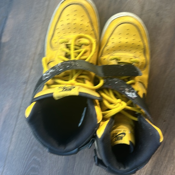 Nike Air Force 1 - Picture 6 of 7